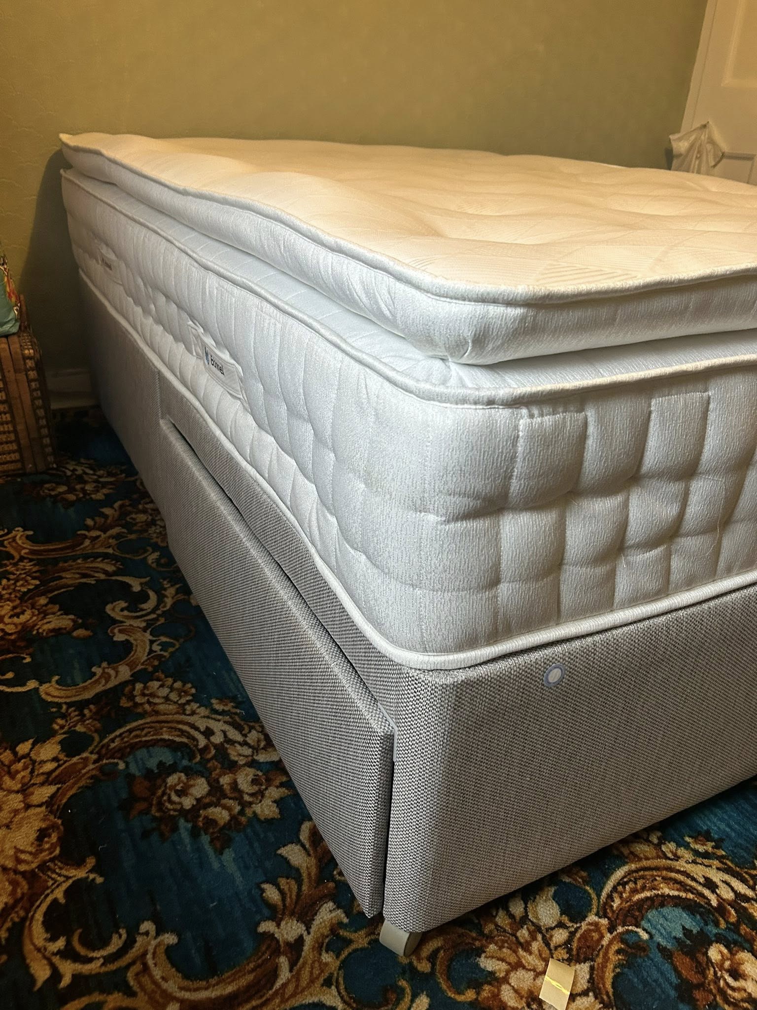 Extra thick premium Bed mattress with topper